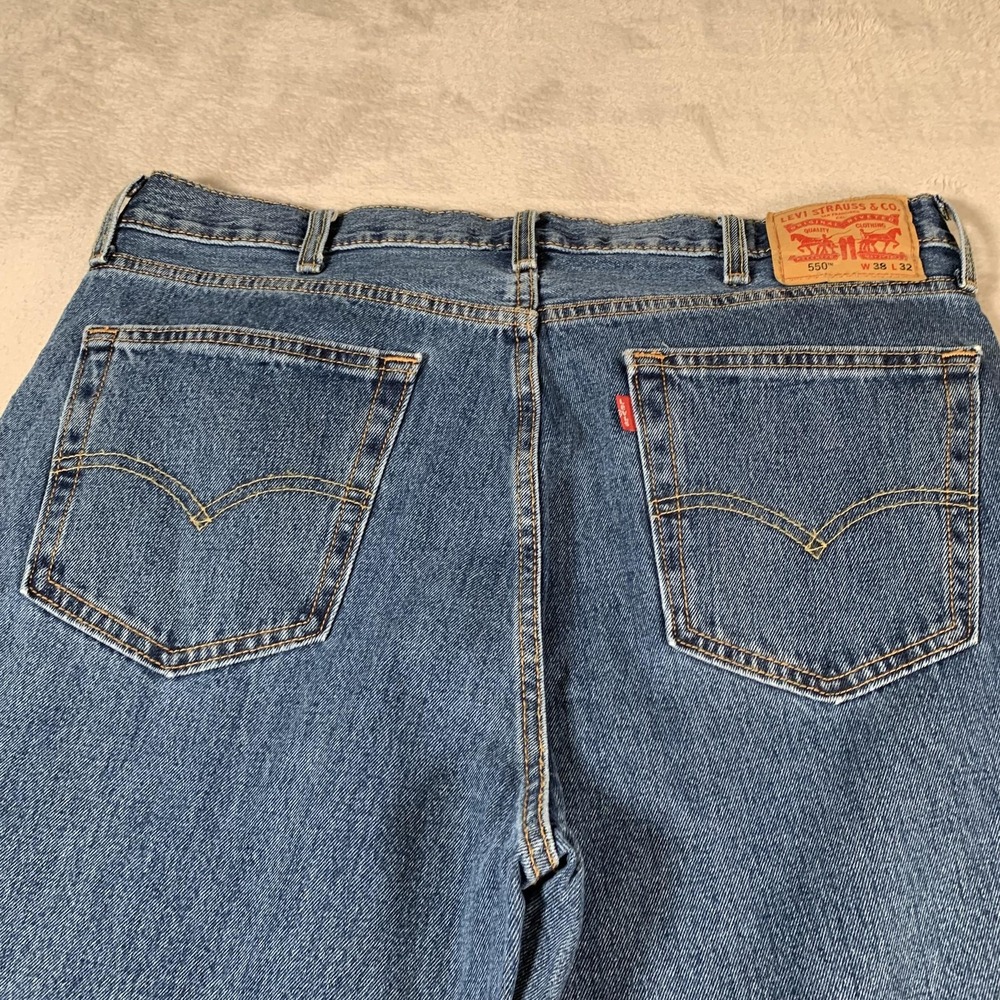 Levis 550 Jeans Mens 38x32 Blue Denim Relaxed Fit Tapered Leg 100% Cotton Pants - Picture 11 of 13